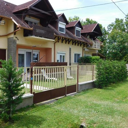 Balatonpart-Lak Apartment Balatonfenyves Exterior photo