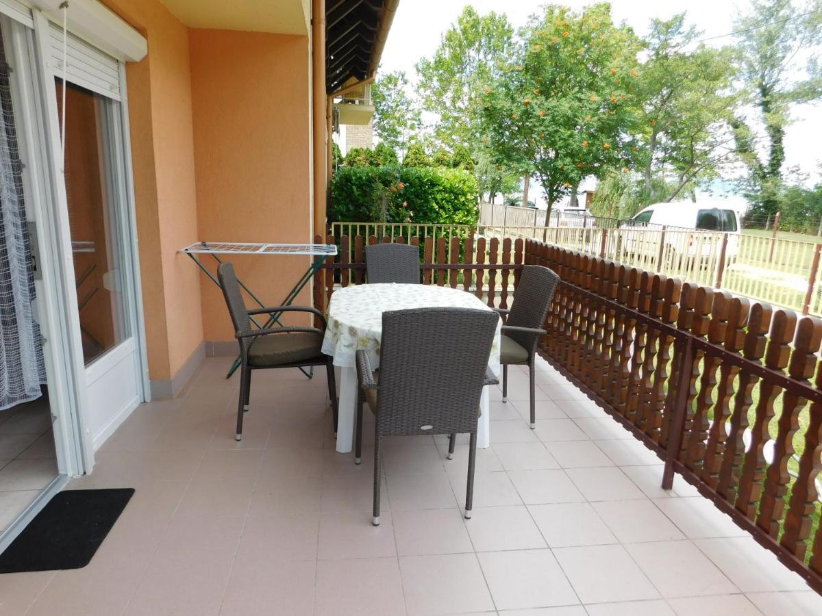 Balatonpart-Lak Apartment Balatonfenyves Exterior photo
