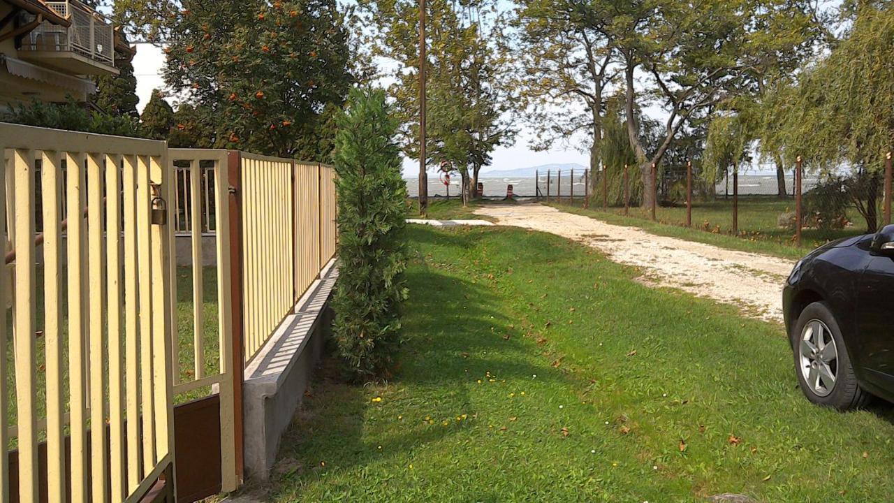 Balatonpart-Lak Apartment Balatonfenyves Exterior photo